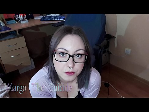 ❤️ Ragazza sexy con gli occhiali succhia il dildo profondamente sulla macchina fotografica ️ Pornoal it.hentaidude.ru ❌️
