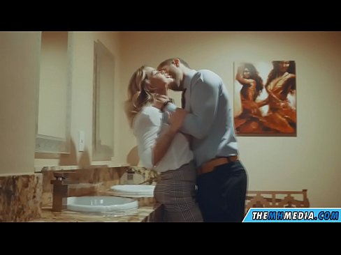 ❤️ Quando una bionda formosa ti seduce in un bagno pubblico ️ Pornoal it.hentaidude.ru ❌️